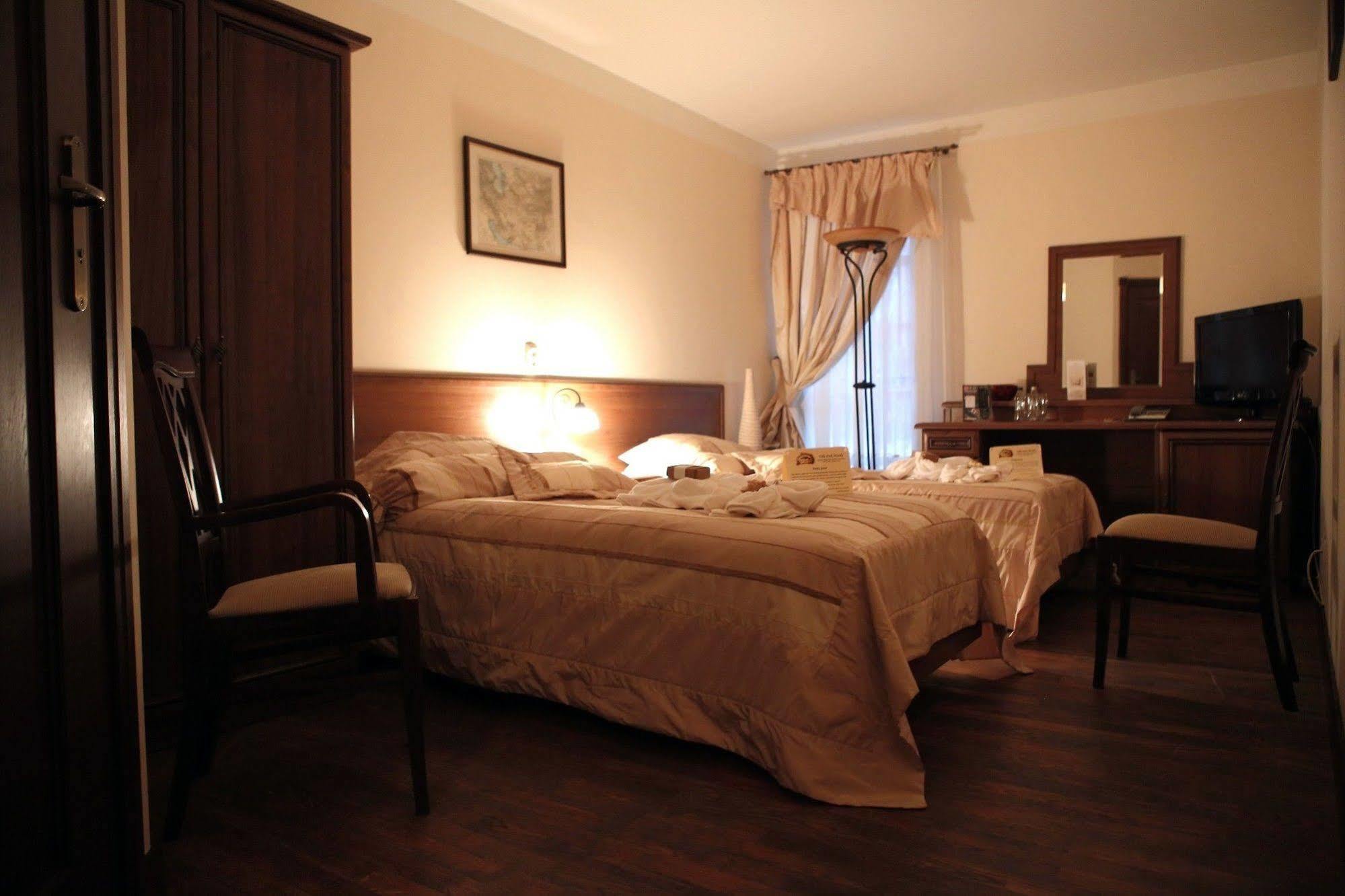 Villa Toscana Warszawa מראה חיצוני תמונה